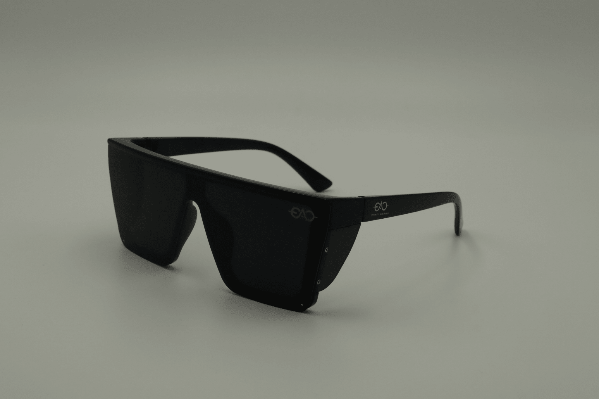Nova Shield Black